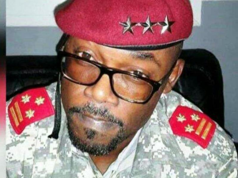 SCOOP : Le général John Tshibangu paie plusieurs communicateurs 500 $ chacun pour diffuser de fausses informations selon lesquelles il aurait été nommé gouverneur du Nord-Kivu. Il monte également des images le montrant soi-disant au front à Sake, en train de combattre le&nbsp;M23.